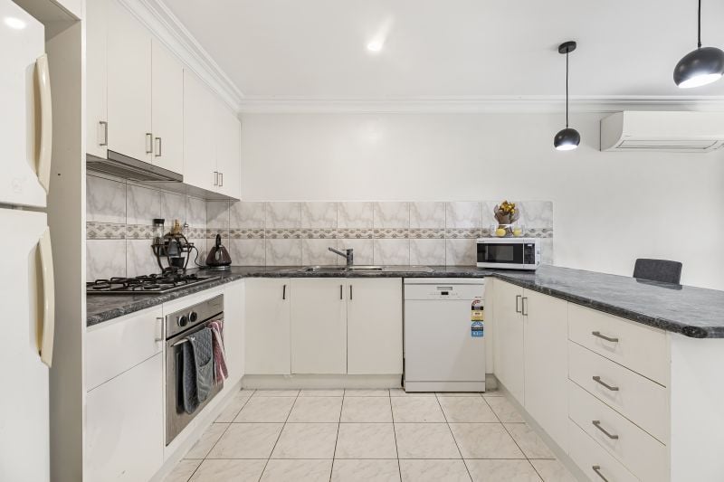 3/2 Clara Street, Fawkner