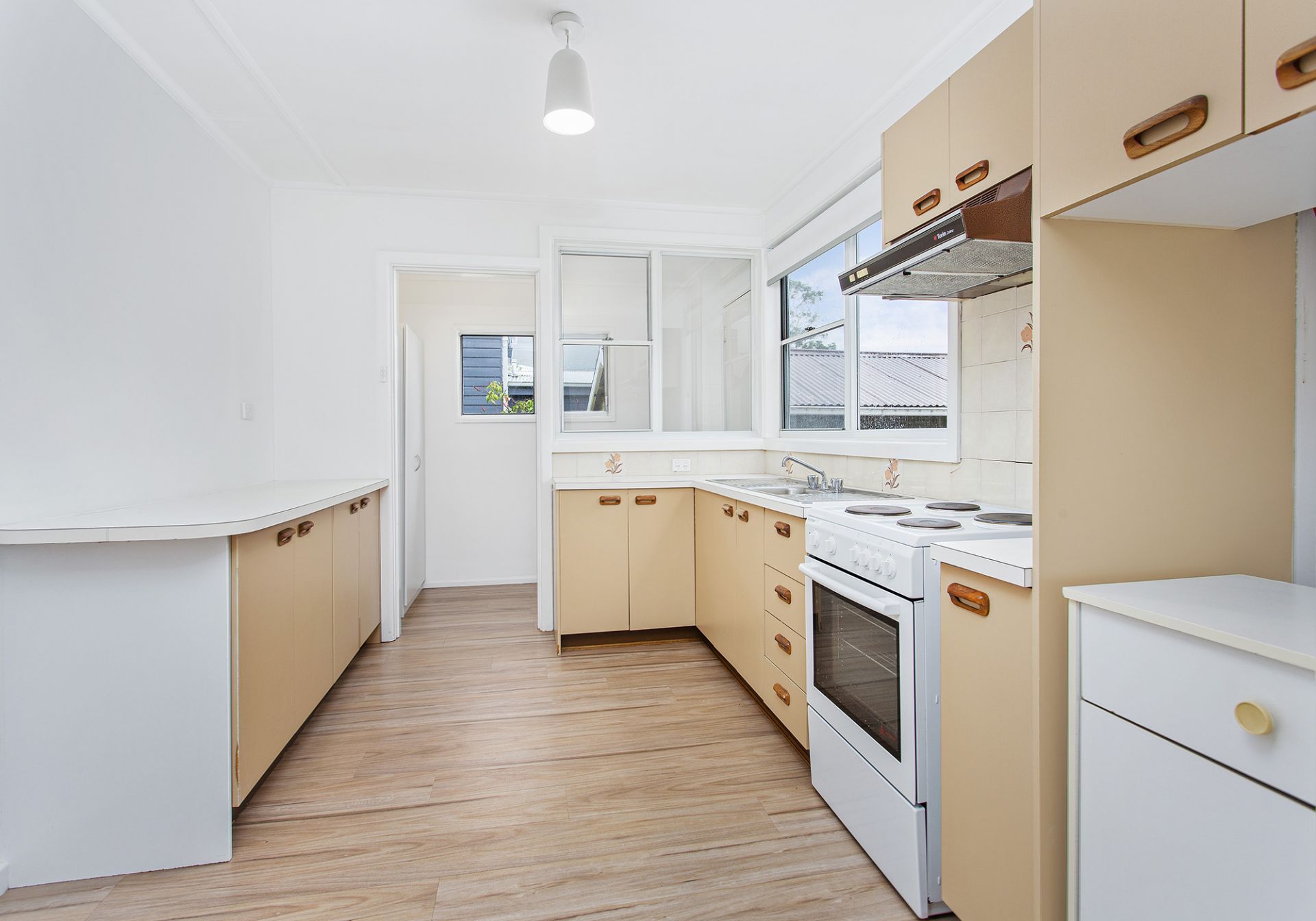 13 Raymond Road, Thirroul NSW