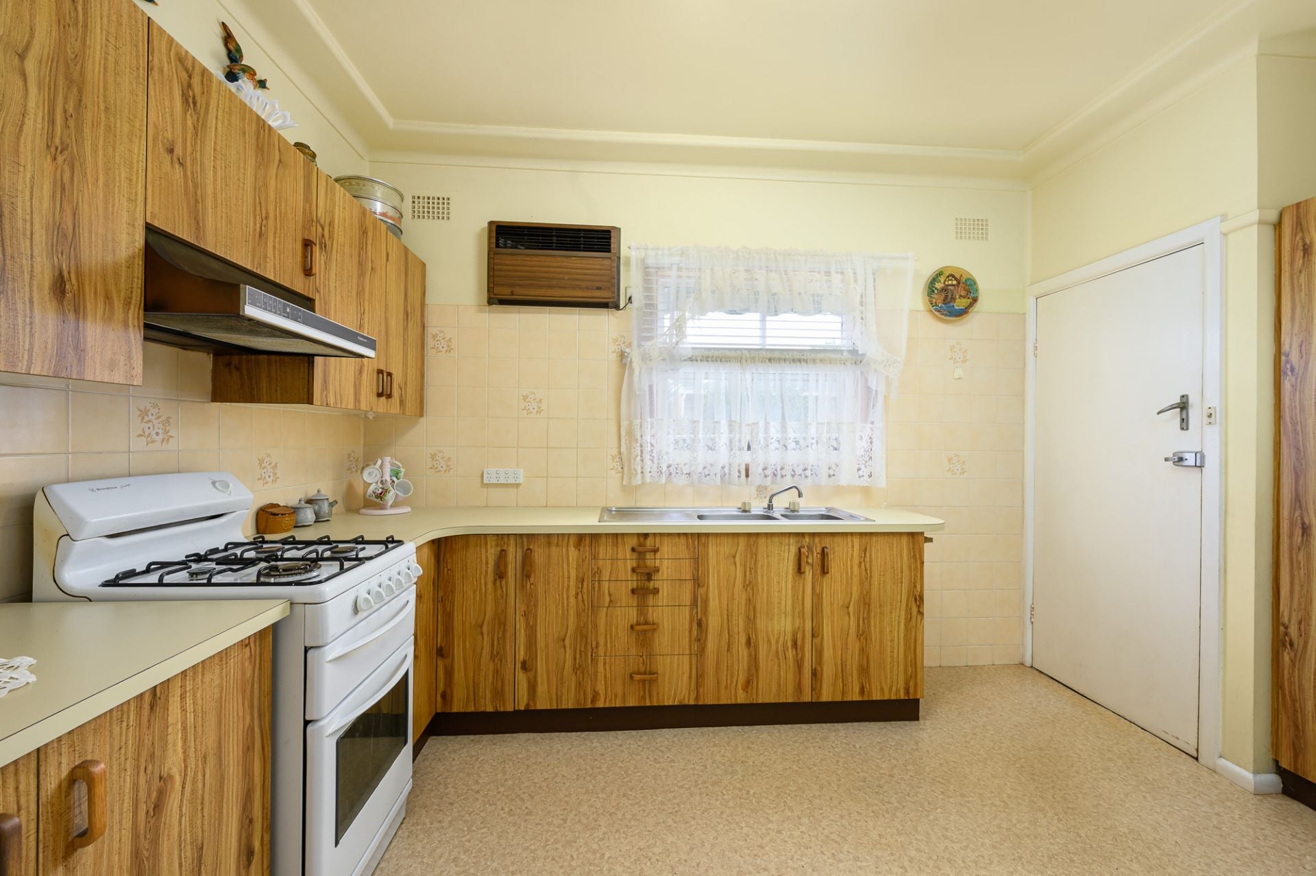 23 Hannons Avenue Peakhurst NSW, Peakhurst - Thumbnail 4