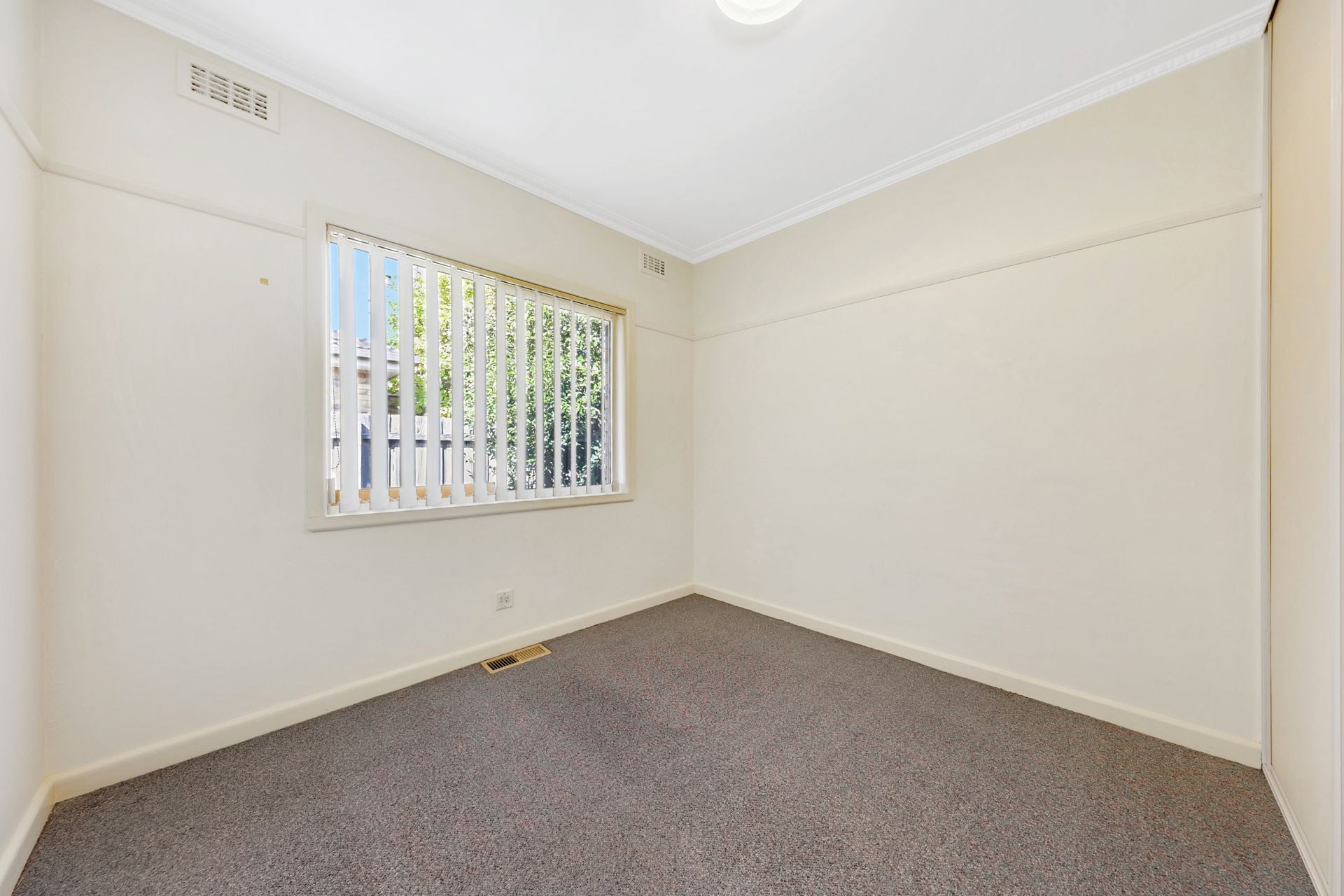 Great Location, Lovely Home!!