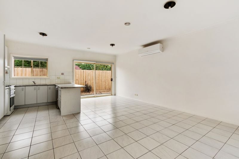 3/14 Elliot Street, Reservoir