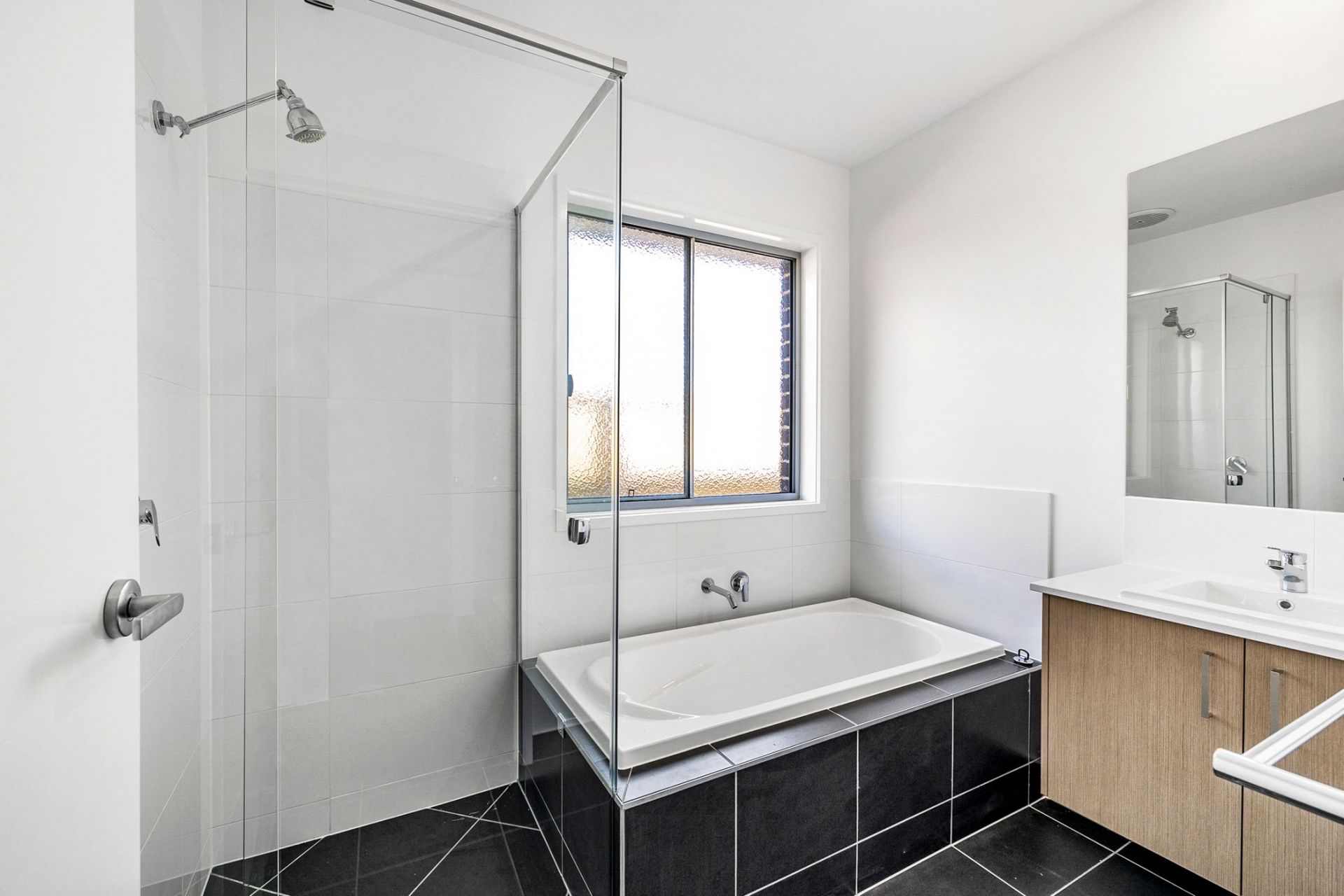 14 Brownlee Boulevard, Winter Valley, Winter Valley - Thumbnail 4