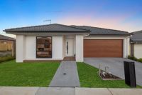 6 Yardi Way, Clyde North VIC