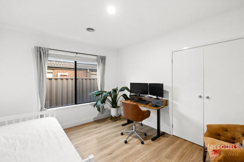 5 Cobaw Circuit, Caroline Springs