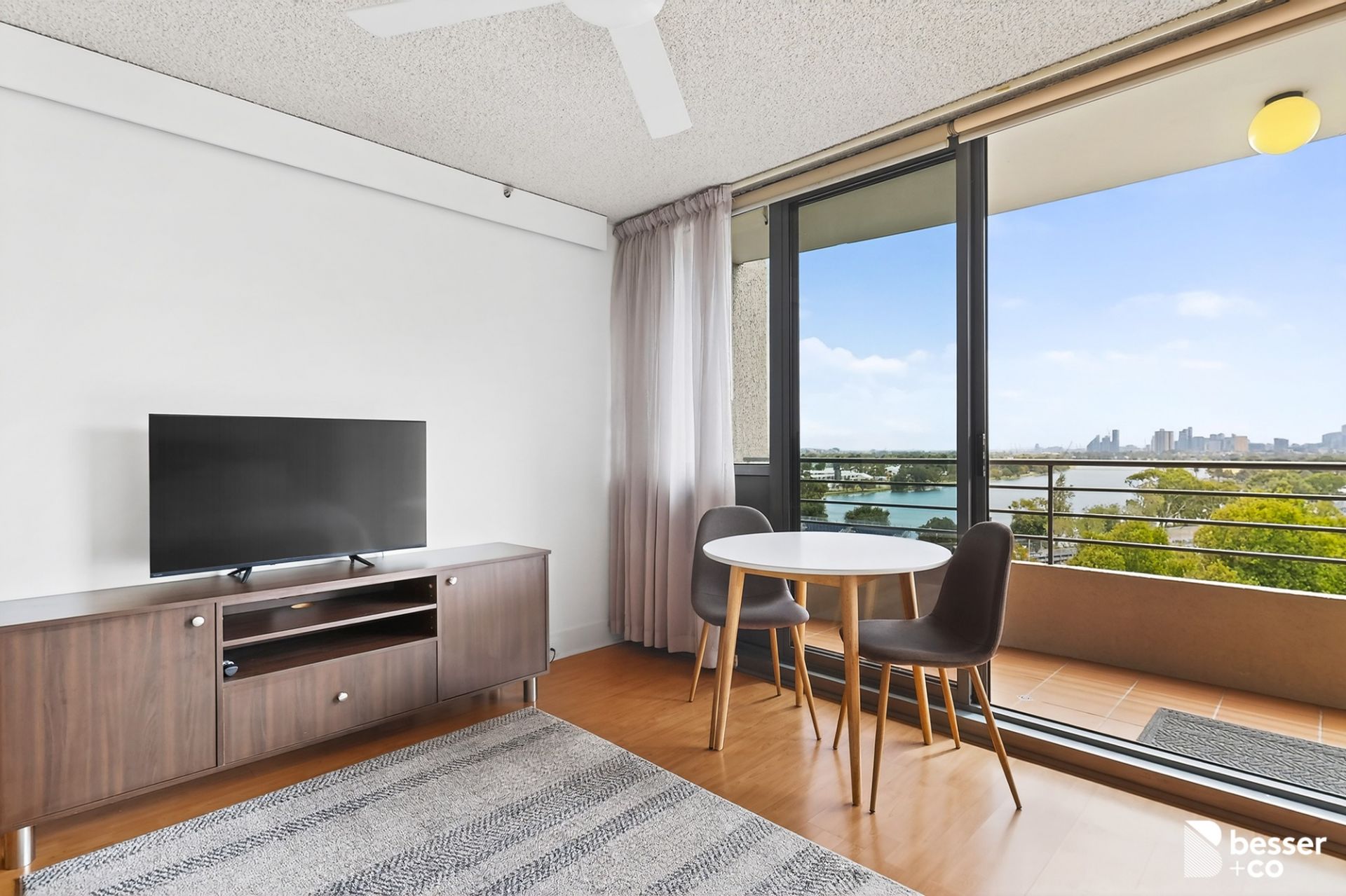 905/81 Queens Road, Melbourne - Thumbnail 5