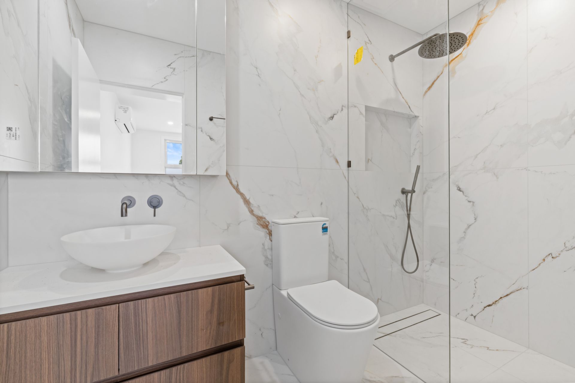 Simply Stunning Three-Bedroom Townhouse