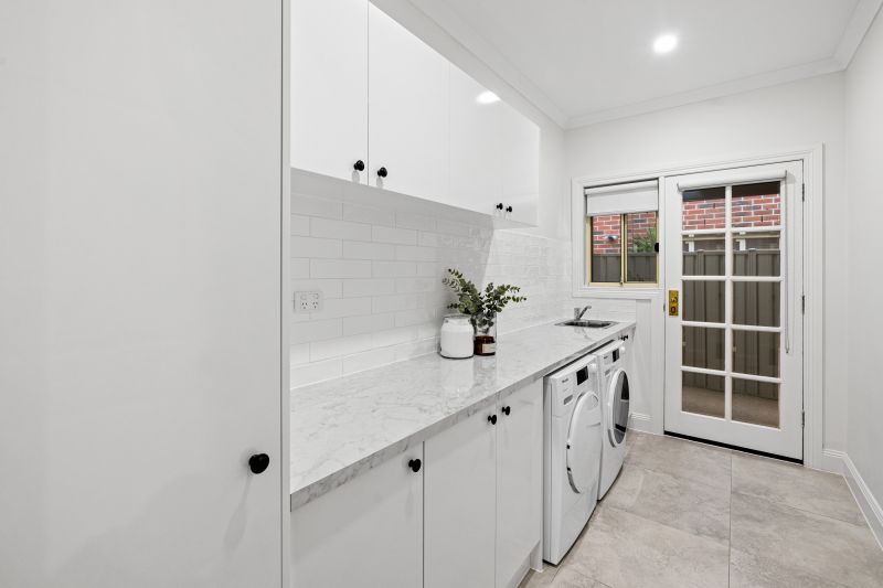 12 Lake Eyre Place, Caroline Springs