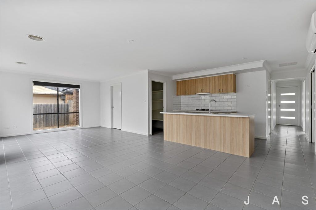 105 Burbidge Drive Bacchus Marsh VIC, Bacchus Marsh - Thumbnail 5