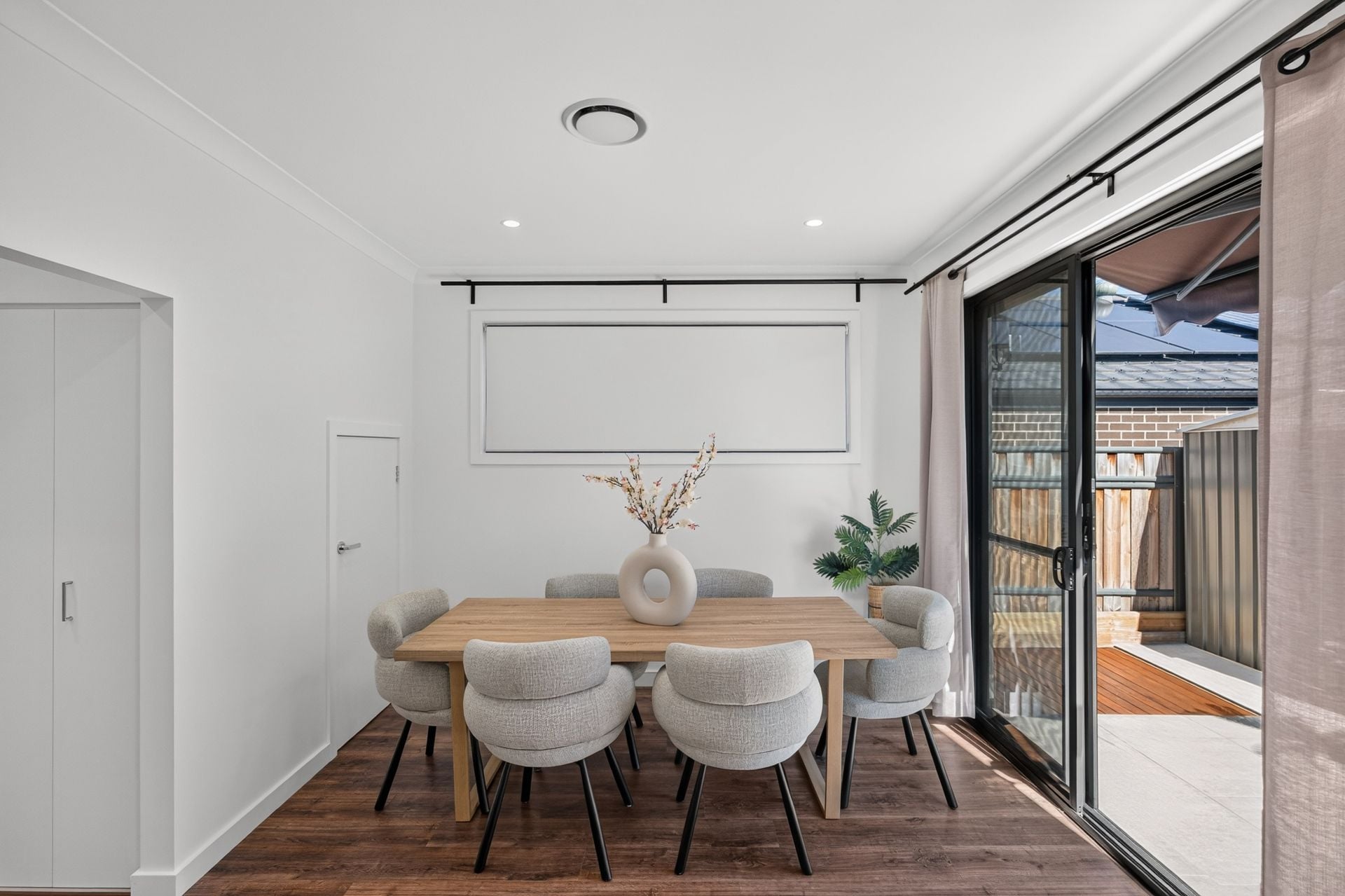 12 Sloggett Glade, Schofields, Schofields - Thumbnail 7