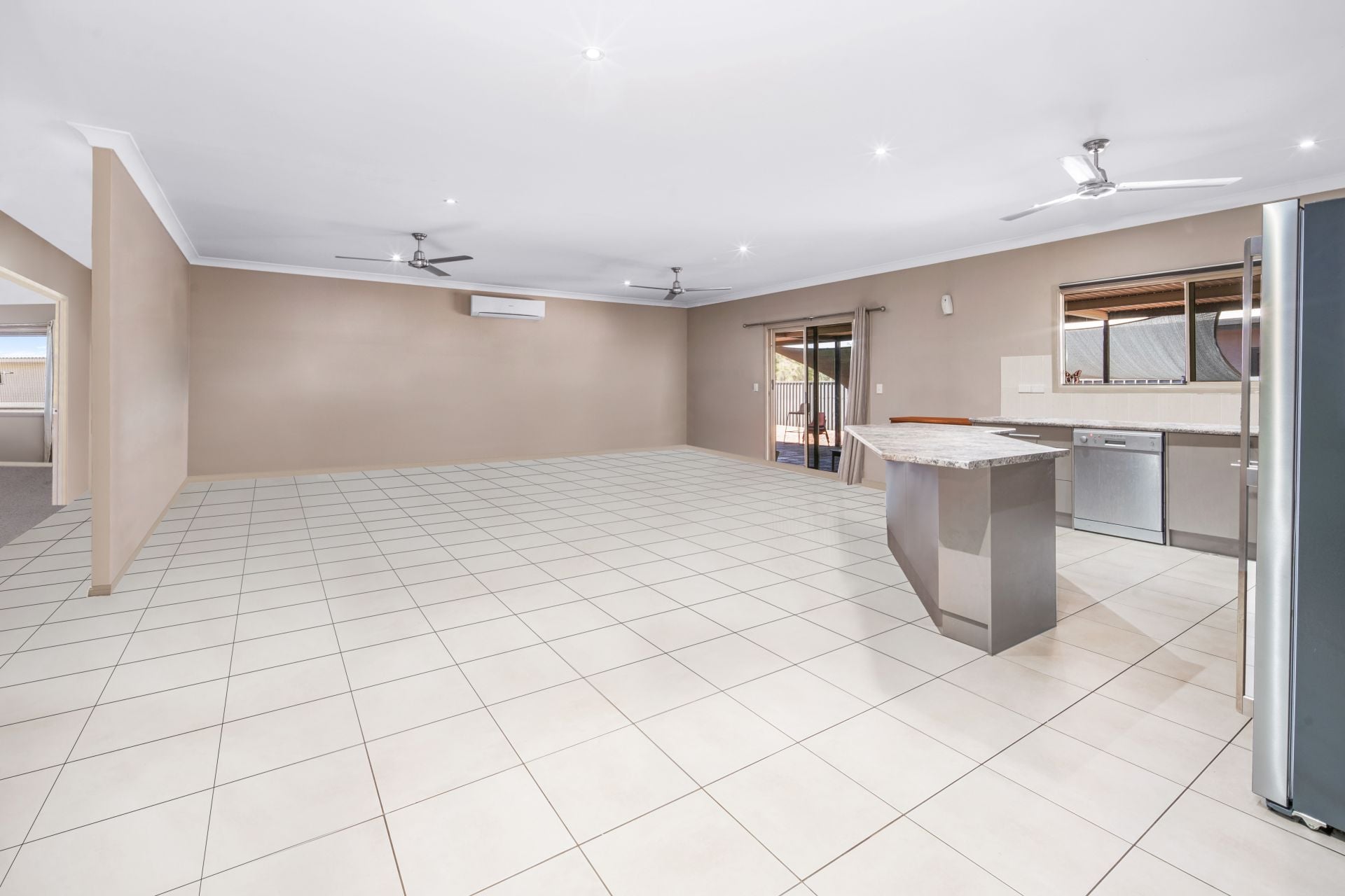 16 Teague Crescent Larapinta NT, Larapinta - Thumbnail 4
