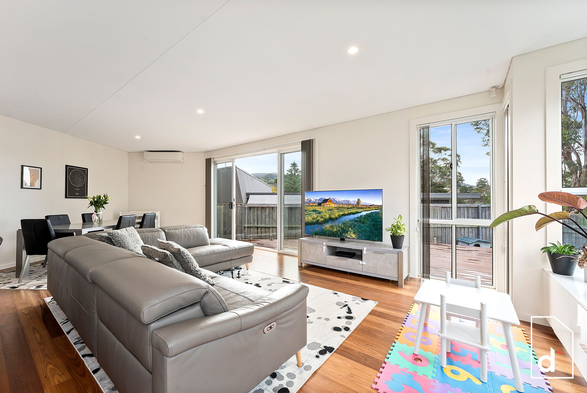 1/33 William Davies Drive, Figtree NSW 2525