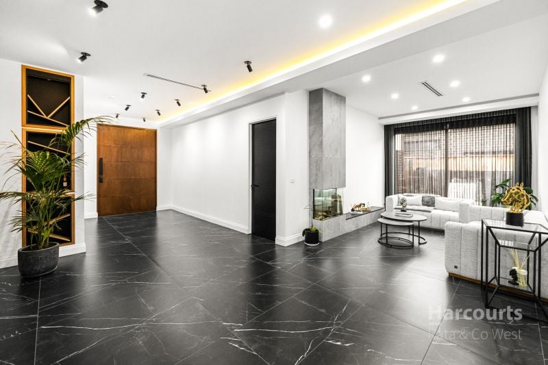 23 Shadow Street, Deanside