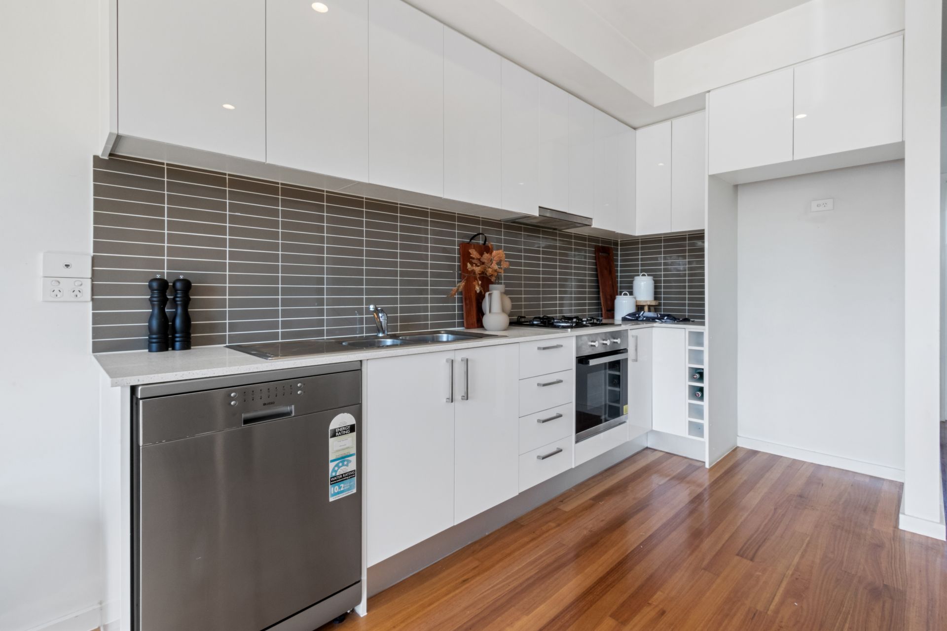 Two Bedroom Glenroy Townhouse!