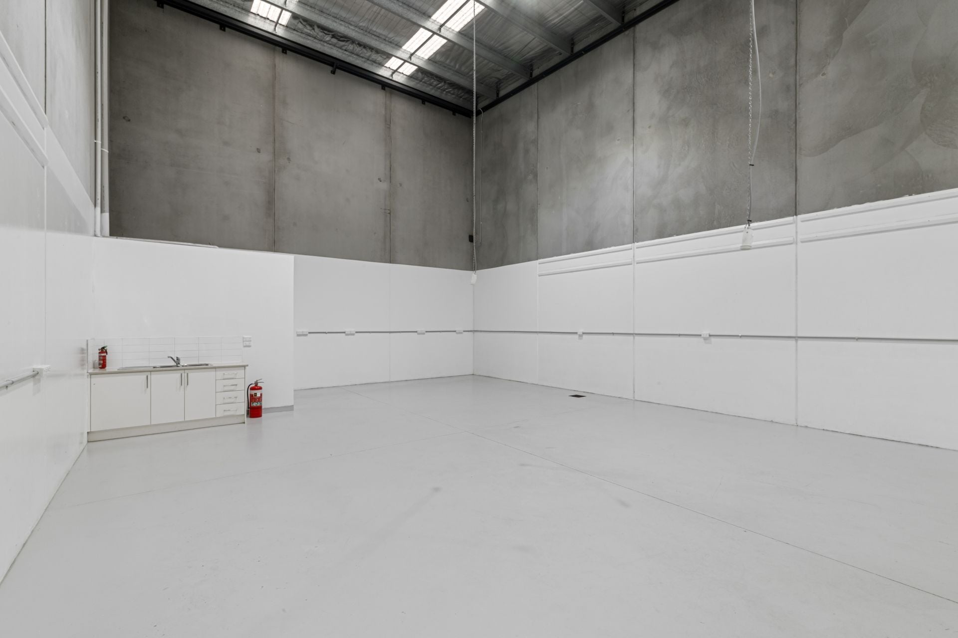 Functional Industrial Warehouse in Prime Industrial 3 Zone