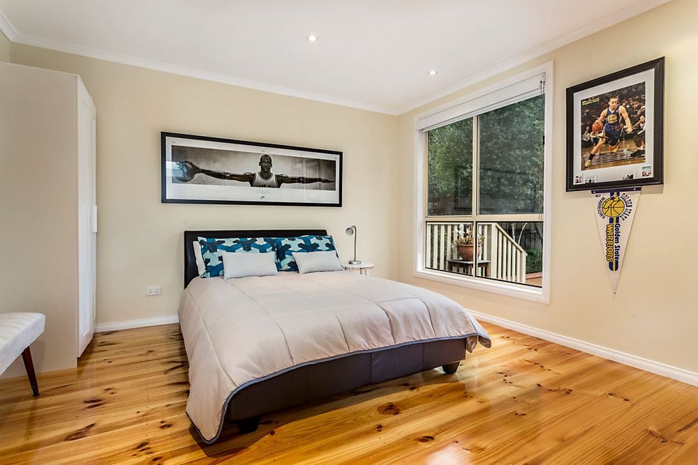 Northern Living in a Premier Location!