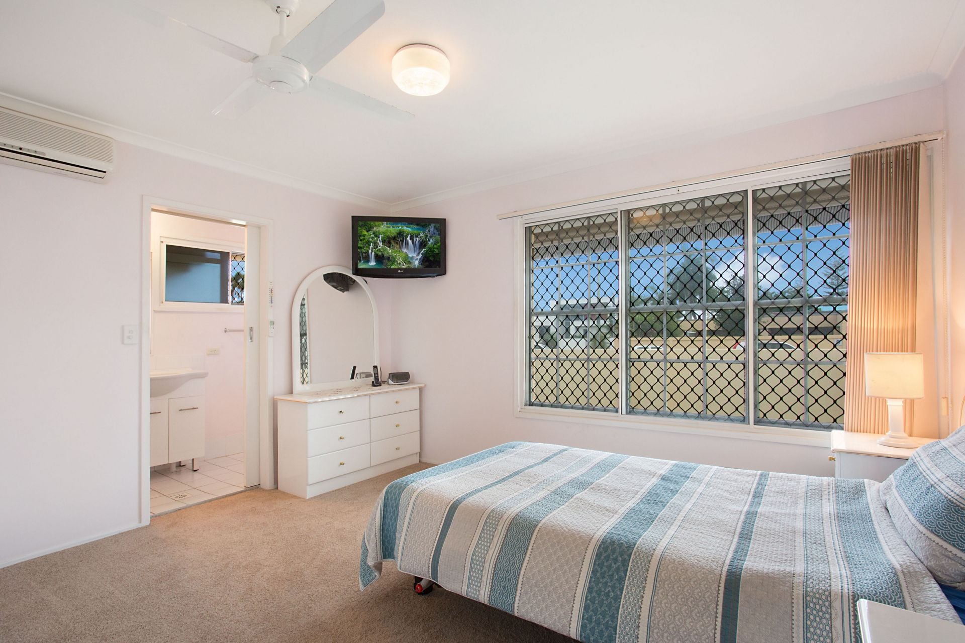 1 Amalfi Drive Isle Of Capri QLD, Isle Of Capri - Thumbnail 5