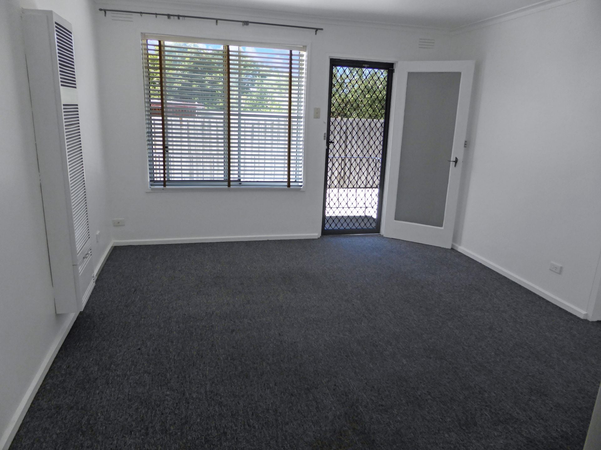 Bright Ground Floor Apartment in Quiet Block