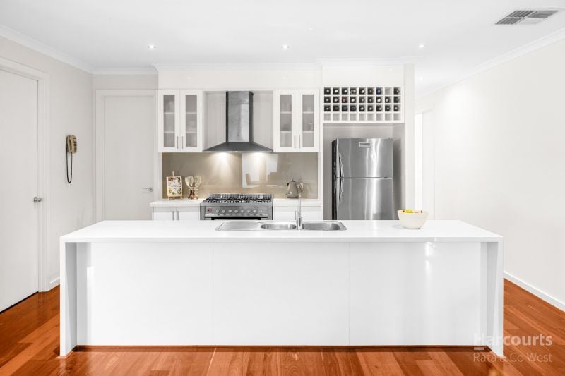 113 Oakview Parade, Caroline Springs