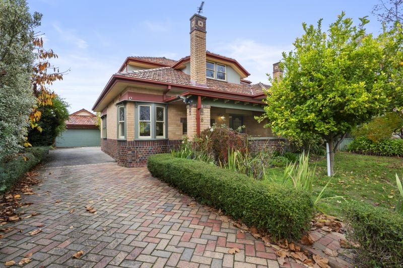 8 Dowling Street, Lake Wendouree, Lake Wendouree - Thumbnail 2