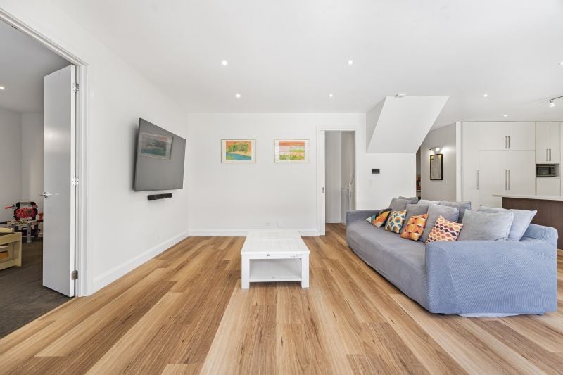 24 Clare Boulevard, Greenvale