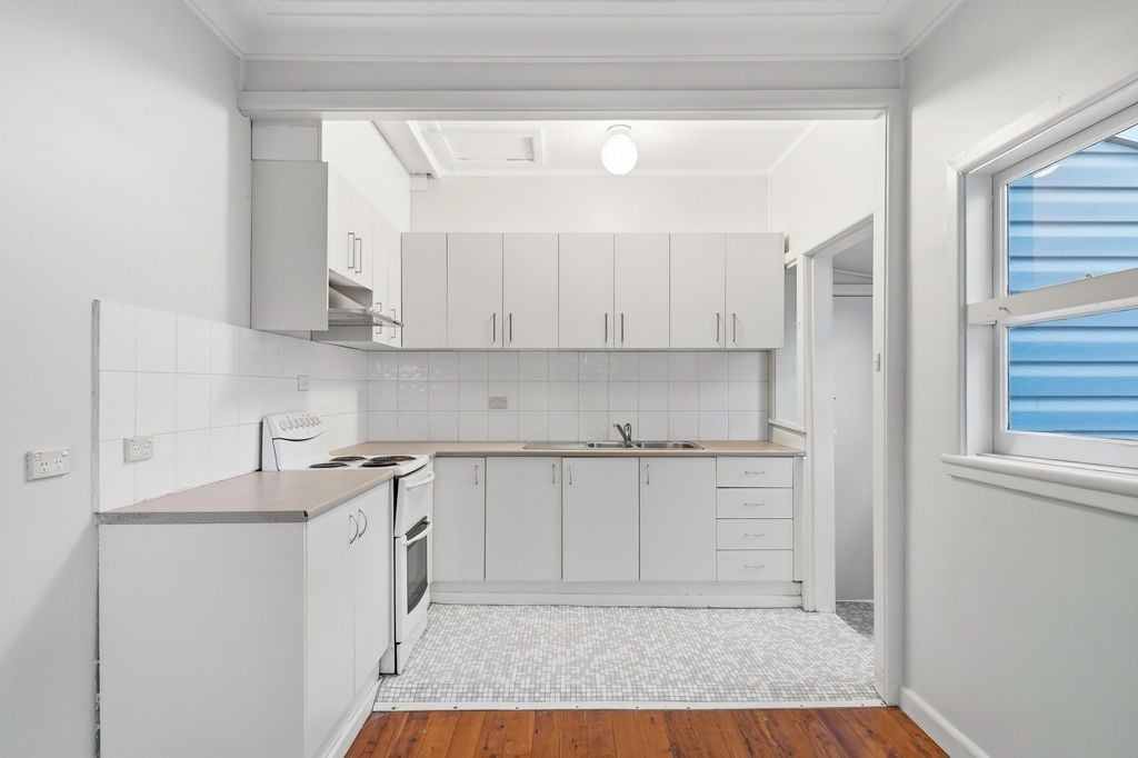 15 Parkland Avenue, Macquarie Fields, Macquarie Fields - Thumbnail 2