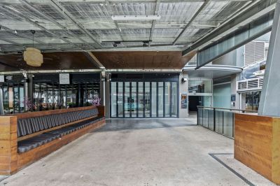 FITTED COMMERICAL KITCHEN IN THRIVING RETAIL PRECINCT