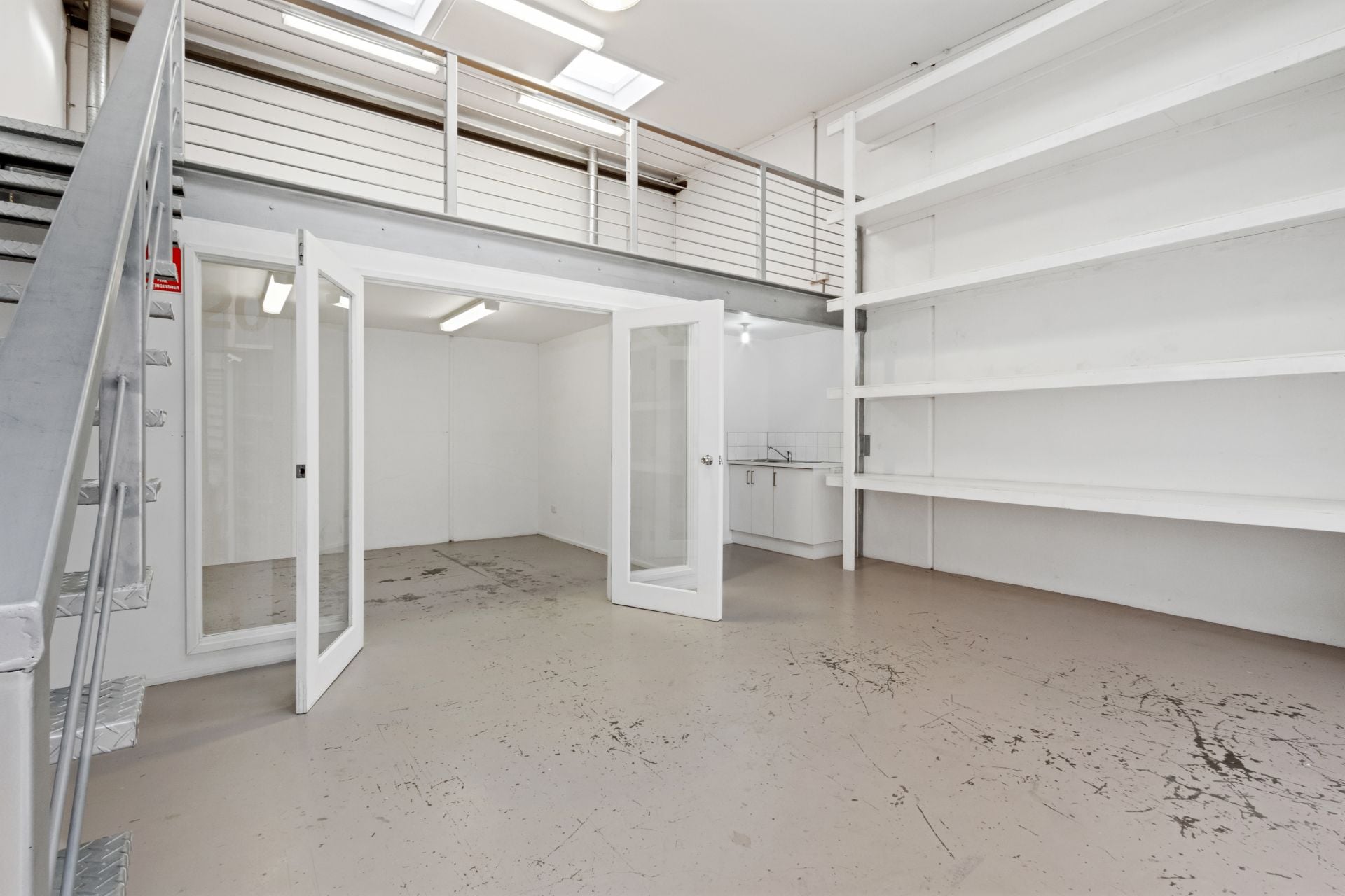 SUITS OWNER OCCUPIERS OR INVESTORS
