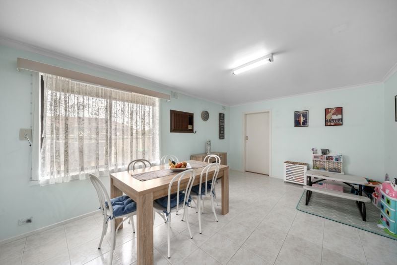 2 Gunbower Close, Thomastown