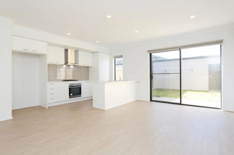 305 Dunnings Road, Point Cook