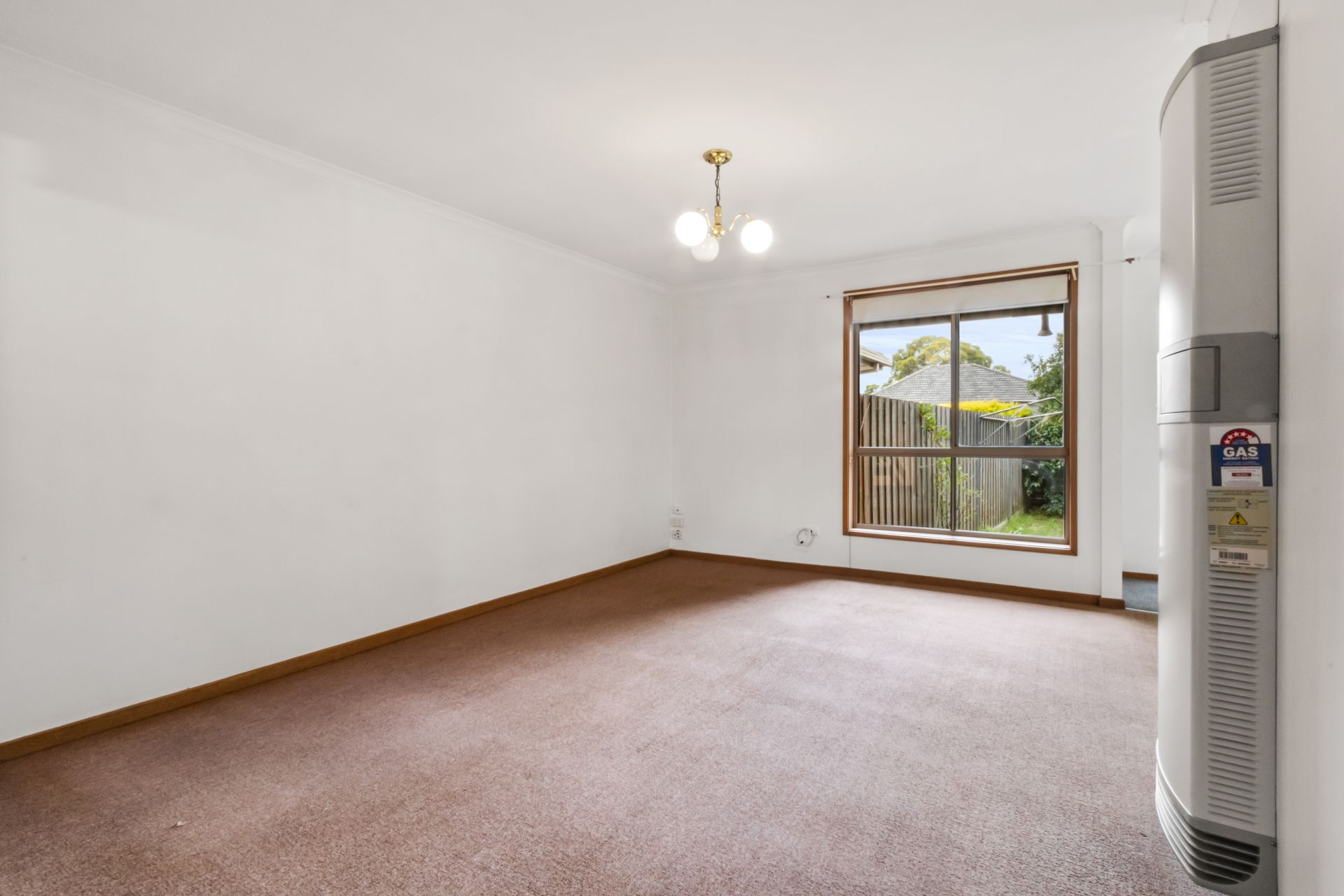 IF YOURE LOOKING FOR SPACE, LOOK NO FURTHER!!