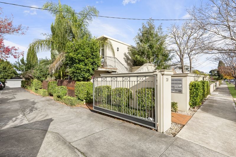 8/70 Collins Street, Thornbury