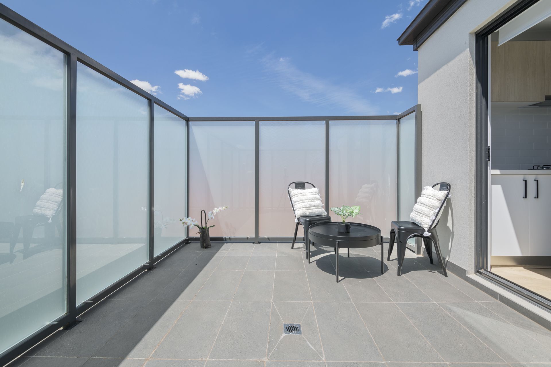 MODERN TOWNHOUSE IN PRIME LOCATION