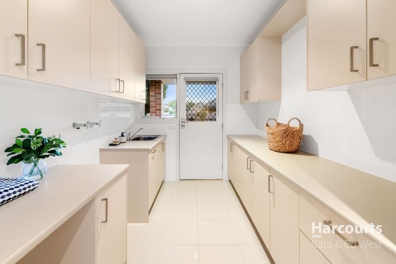 16 Lindley Avenue, Caroline Springs