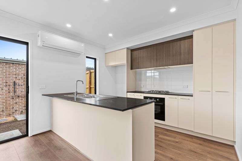 8 Parallax Walk, Wollert