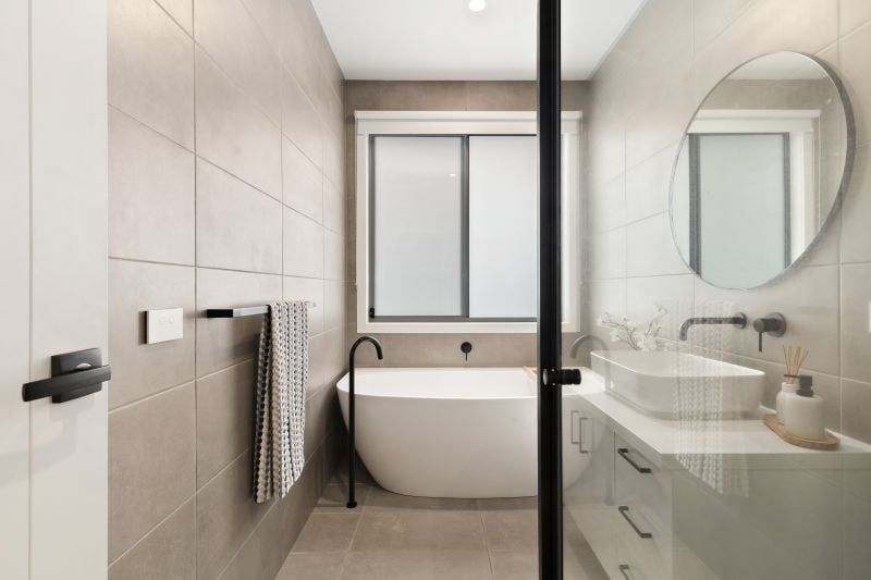 8A Burns Grove, Kingsbury