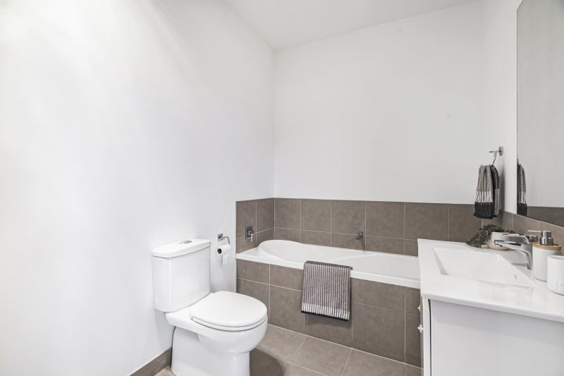 2/21 William Street, Lalor