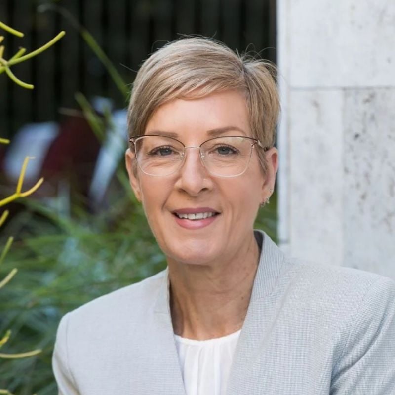 Deborah Gilmore real estate agent