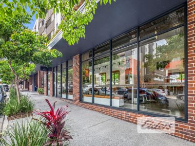 MODERN RETAIL - HIGH CEILINGS & POLISHED CONCRETE!