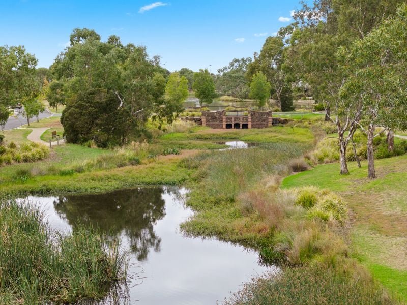 6/30 The Parkway, Caroline Springs