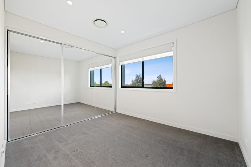 Modern Urban Living I Prime Position Moments from Ed.Square & Station
