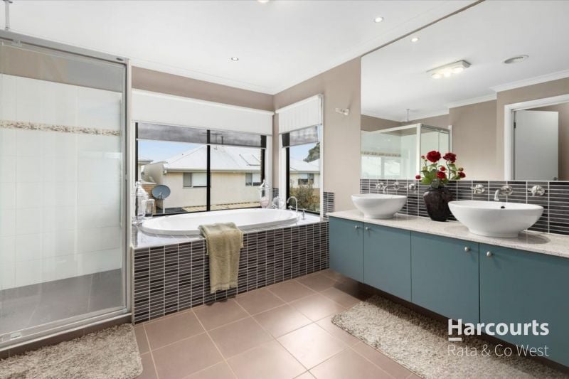 15 Clementson Drive, Caroline Springs
