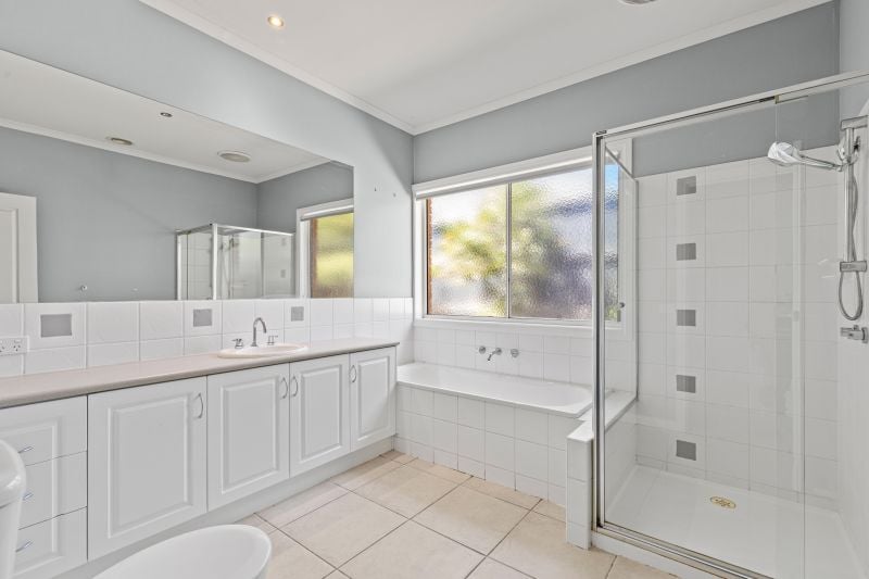 242 Flaxen Hills Road, Doreen