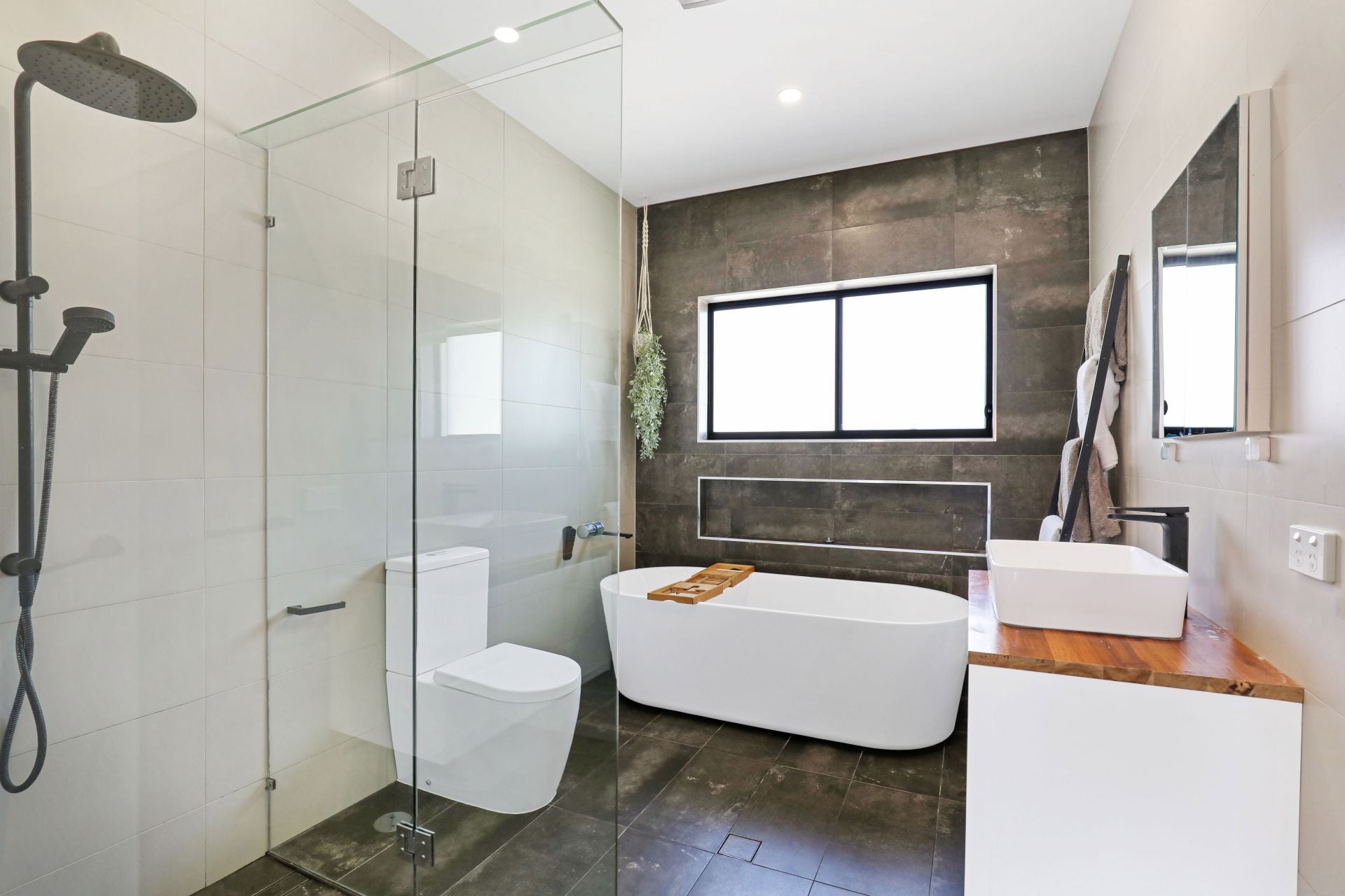 25 Wallace Road, Fernhill, Fernhill - Thumbnail 2