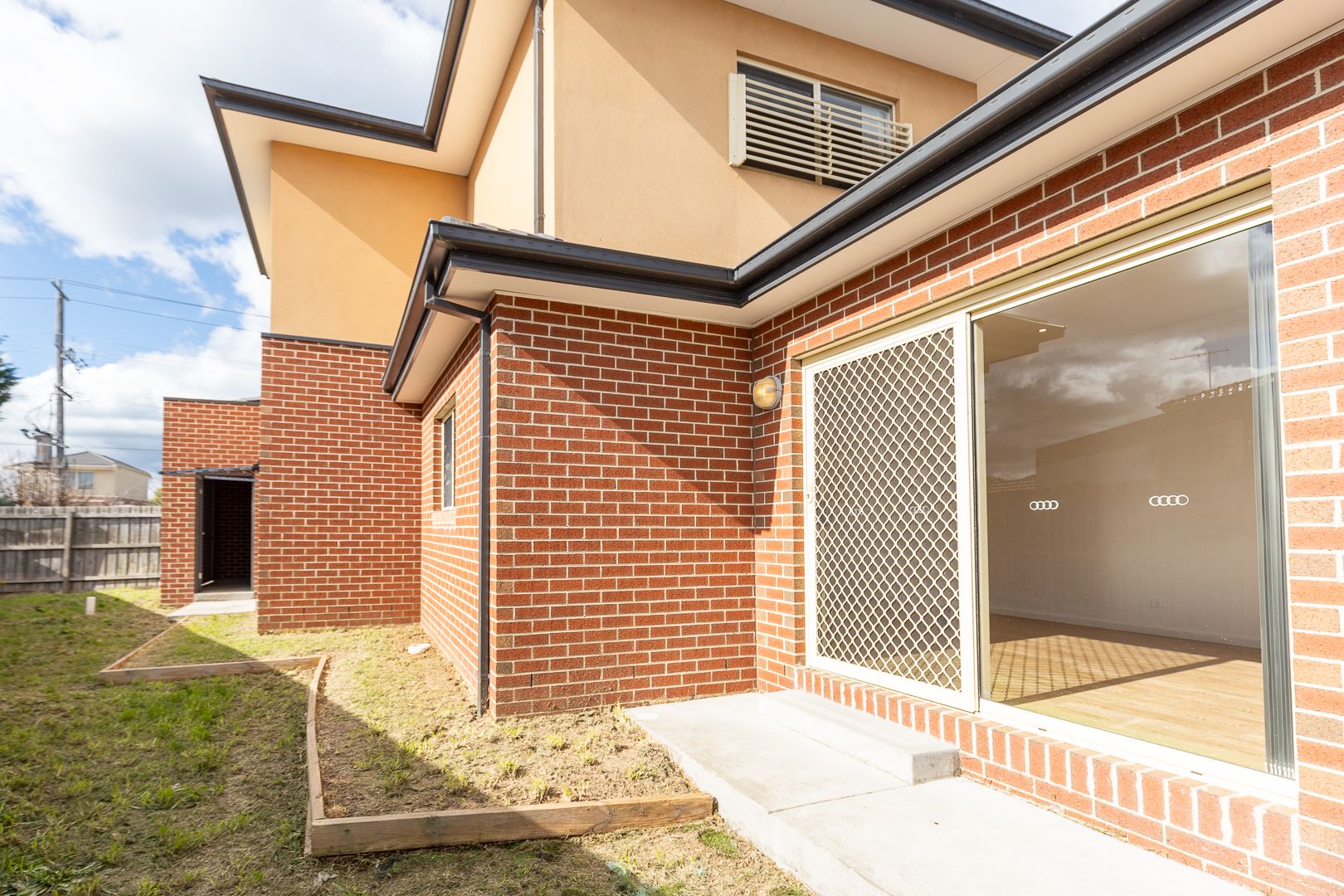Low-Maintenance Living in a Convenient Location