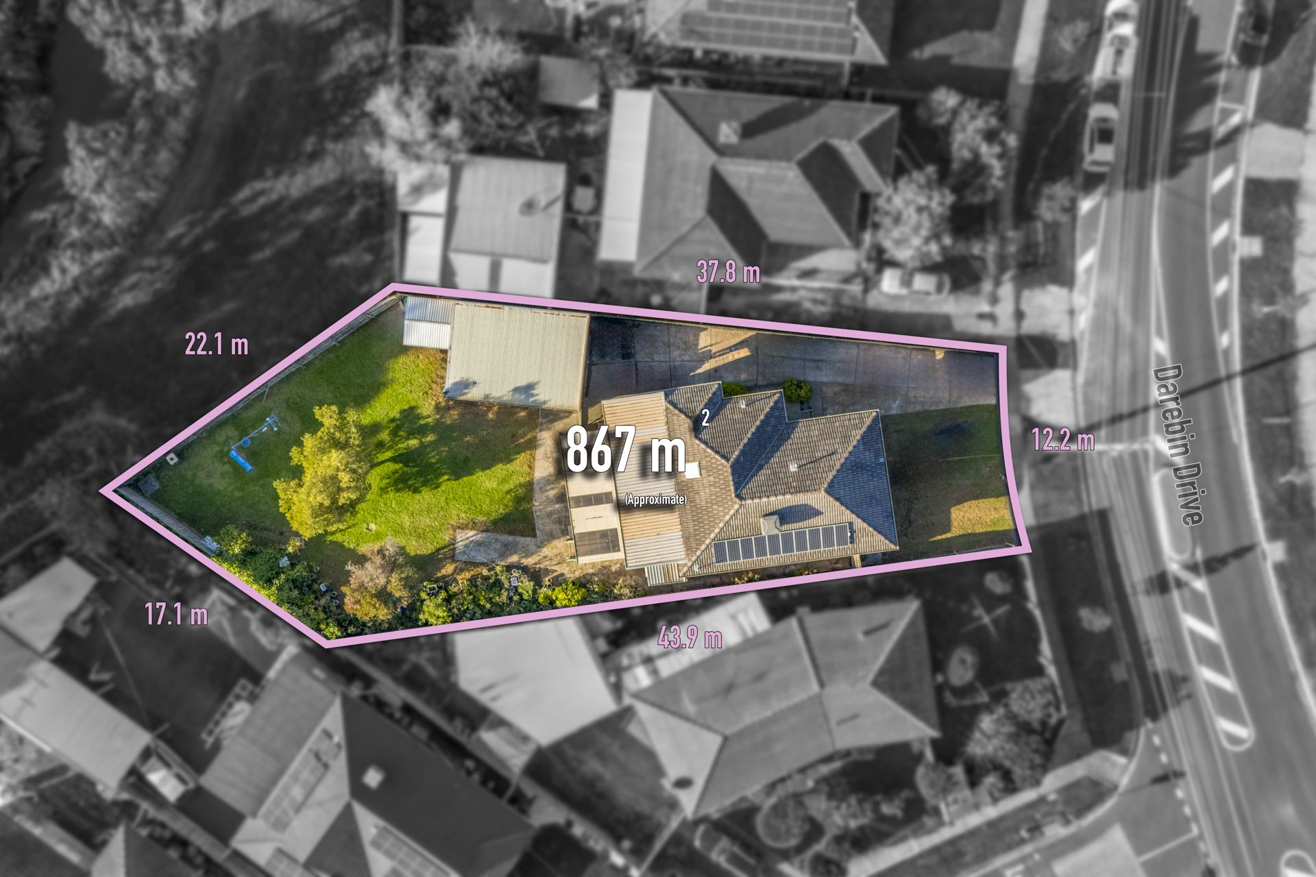 4 BEDROOM FAMILY HOME - HUGE LAND APROX 872 m2