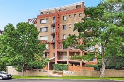 Hornsby 41/20-22 College Crescent