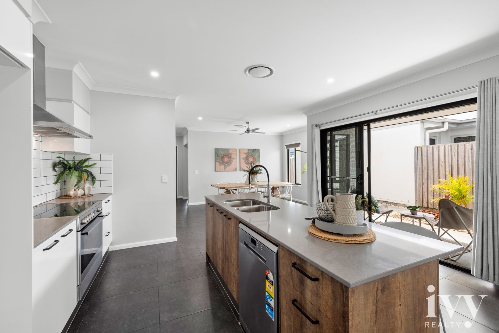 16 Mint Way, Helensvale QLD 4212, Helensvale - Thumbnail 3