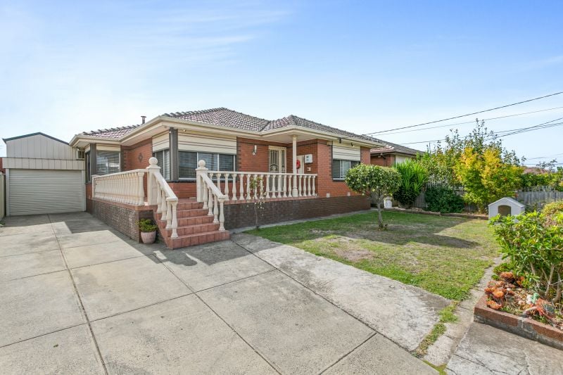 10 Catalina Drive, Thomastown