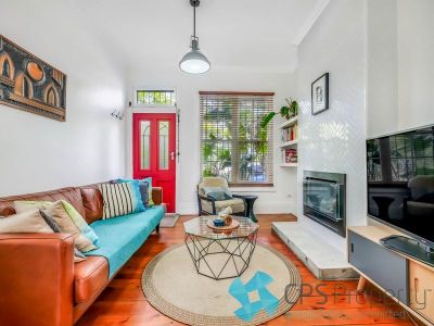 STYLISHLY UPDATED SPLIT-LEVEL TERRACE IN PRIZED CITY-FRINGE LOCATION