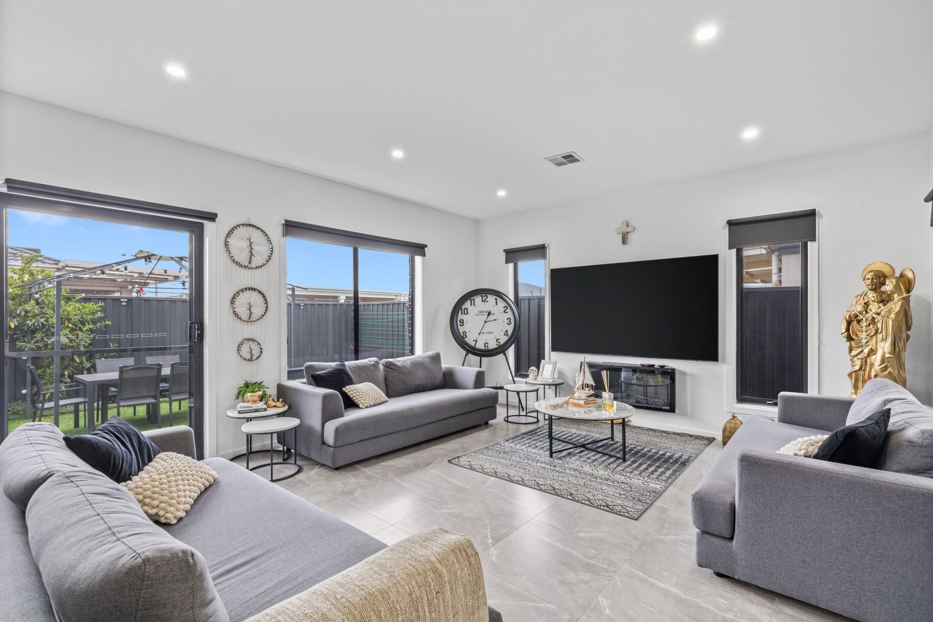 Stylish, Modern Living in a Prime Lalor Location